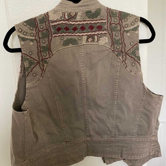 BKE vest - Picture 2 of 5